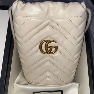 (Authentic)Gucci mini bucket bag